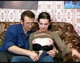 einige Tage nach ihrer 18 Jahre mit ihren hässlichen nicht dad