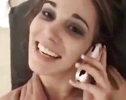 Süße versaute Ex-Freundin während am Telefon ficken