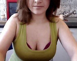 schüchtern türkische Milf spielen