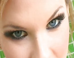 Tarra white - Badezimmer anal pov