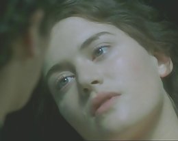 Kate Winslet &amp;amp; Joaquin Phoenix heißen Sex-Szene in Federkiele