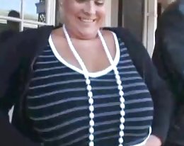 Mardi Gras Dick Chick awesome Titten