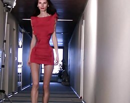 Ioana super skinny Körper