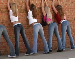 heiße Girls in engen jeans