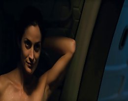 Carrie-Anne Moss - red planet